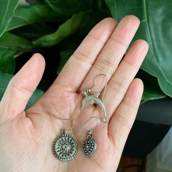 Set of three vintage charm earrings - Picture 1 of 4